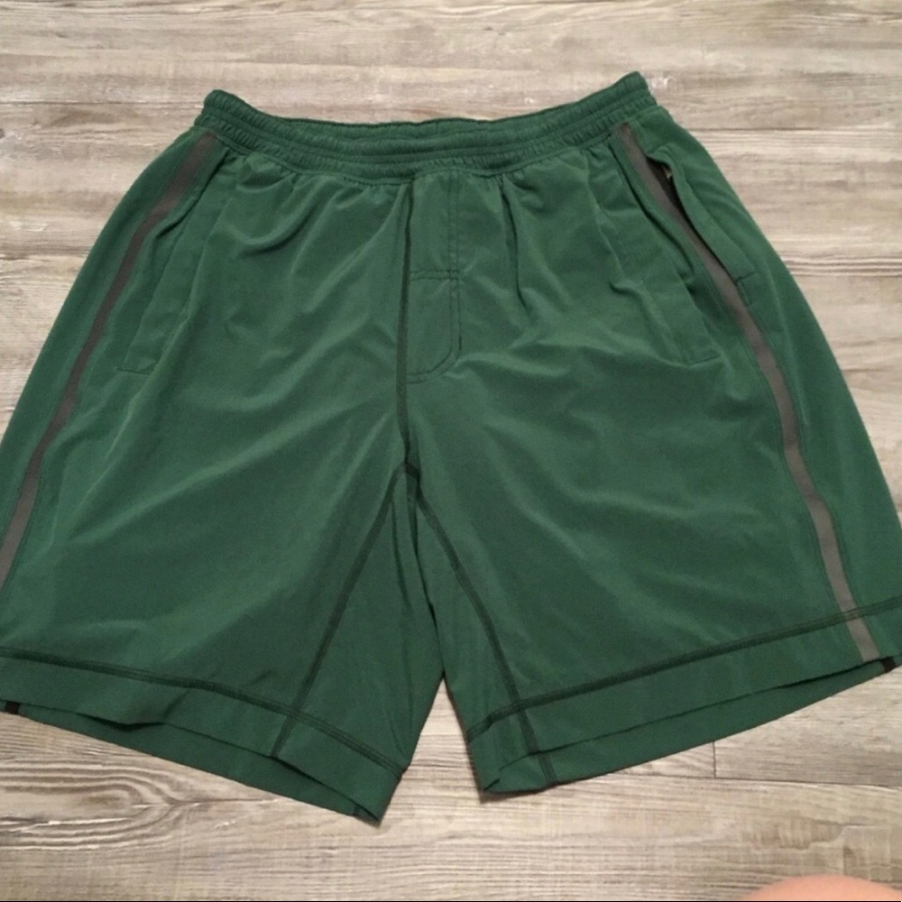 Lululemon shorts new size large